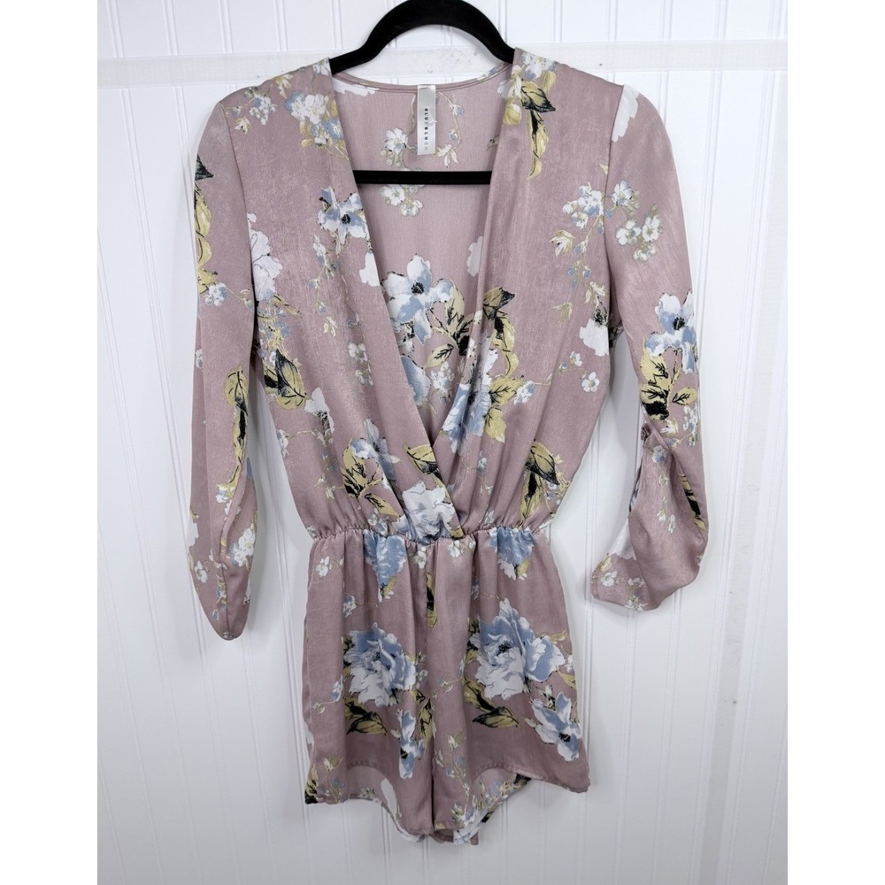 Blue Blush Romper Women Size S Mauve Excellent Floral Long Sleeve Surplice Vneck
